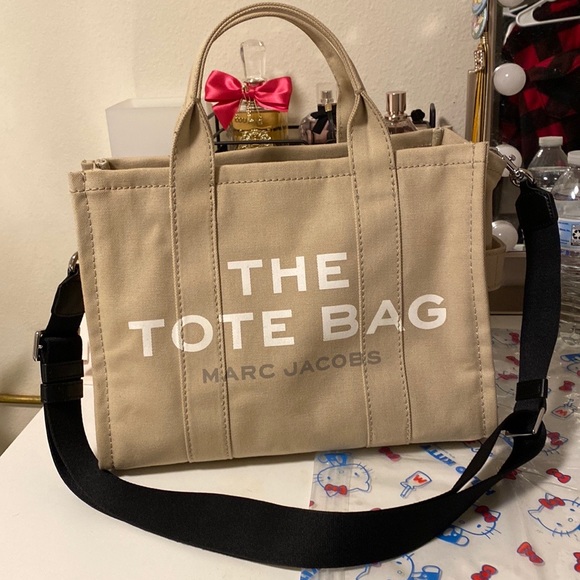 Marc Jacobs Handbags - Marc Jacobs Tote Bag